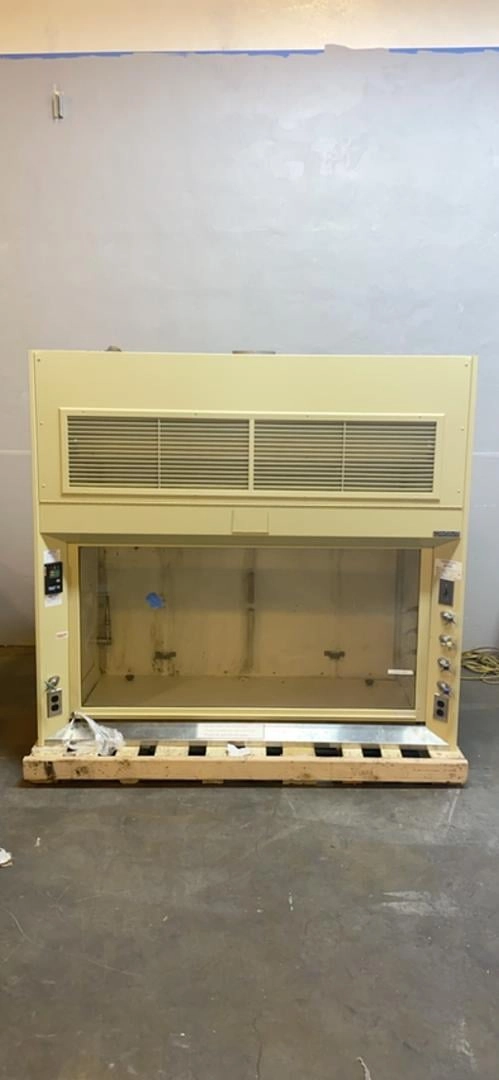 Used 6' DuraLab Fume Hood Ducted w/ Benches