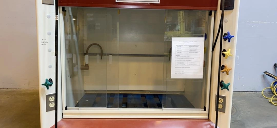 4' KEWAUNEE Supreme Air Chemical Fume Hood(S6LLST5776)