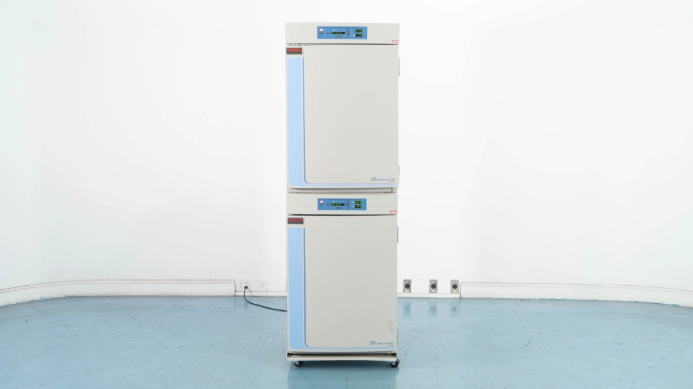 Thermo Forma Series II Water Jacketed Double Stack CO2 Incubator