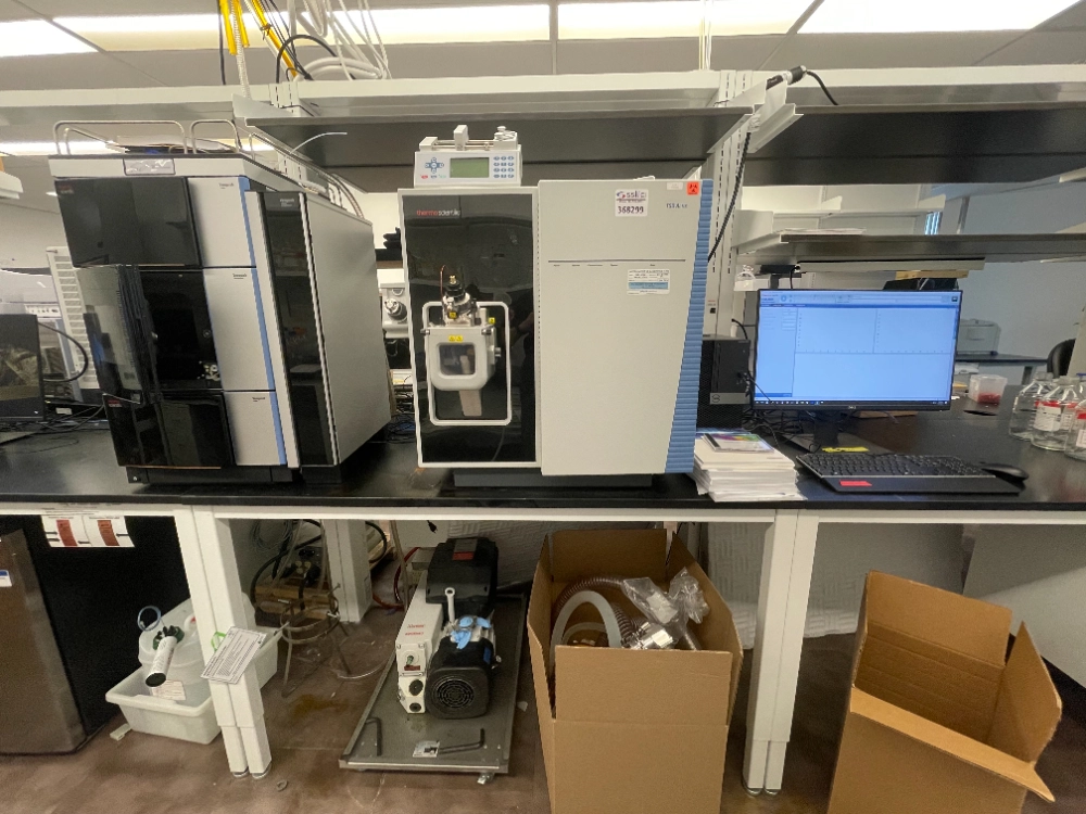 Thermo TSQ Altis Mass Spectrometer w/ Thermo Vanquish HPLC System