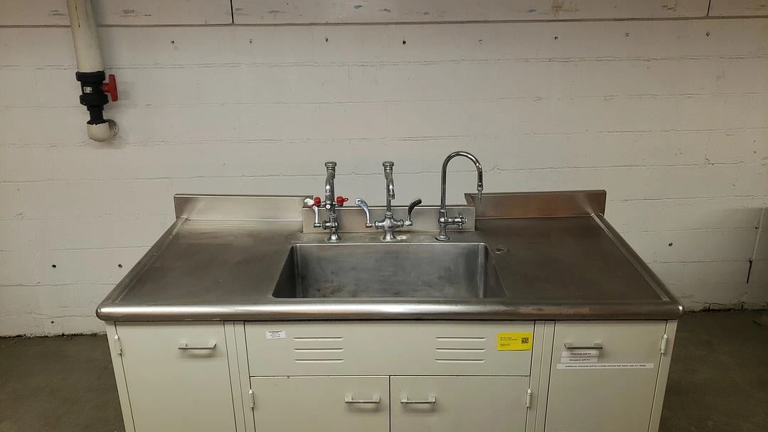 Lab Casework Stainless Sink Bundle St Charles 5' 1/2(S6LLST7281)