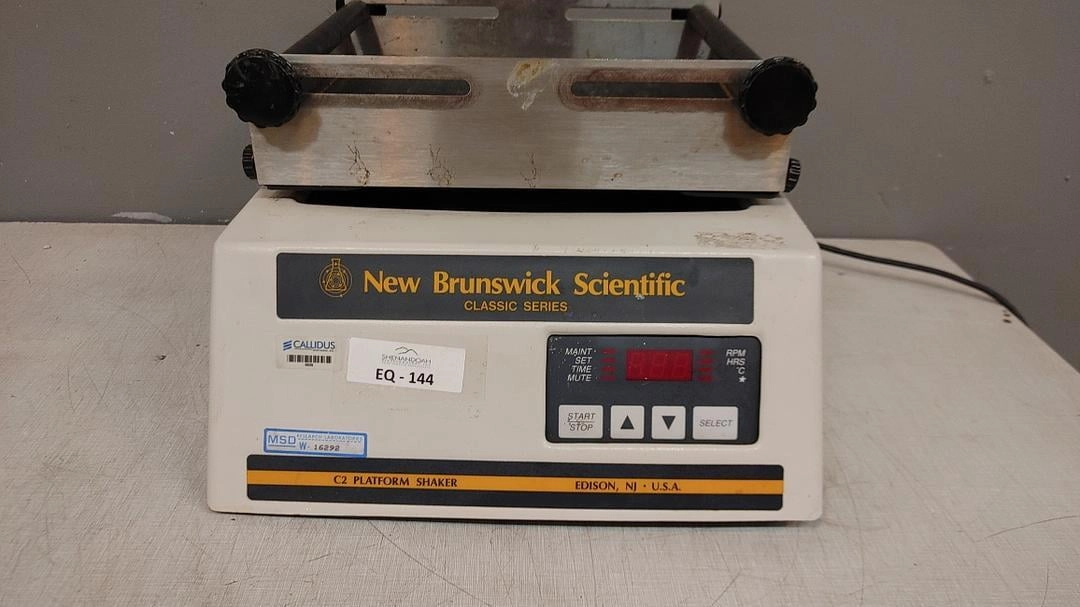 New Brunswick Scientific C2 Platform Shaker