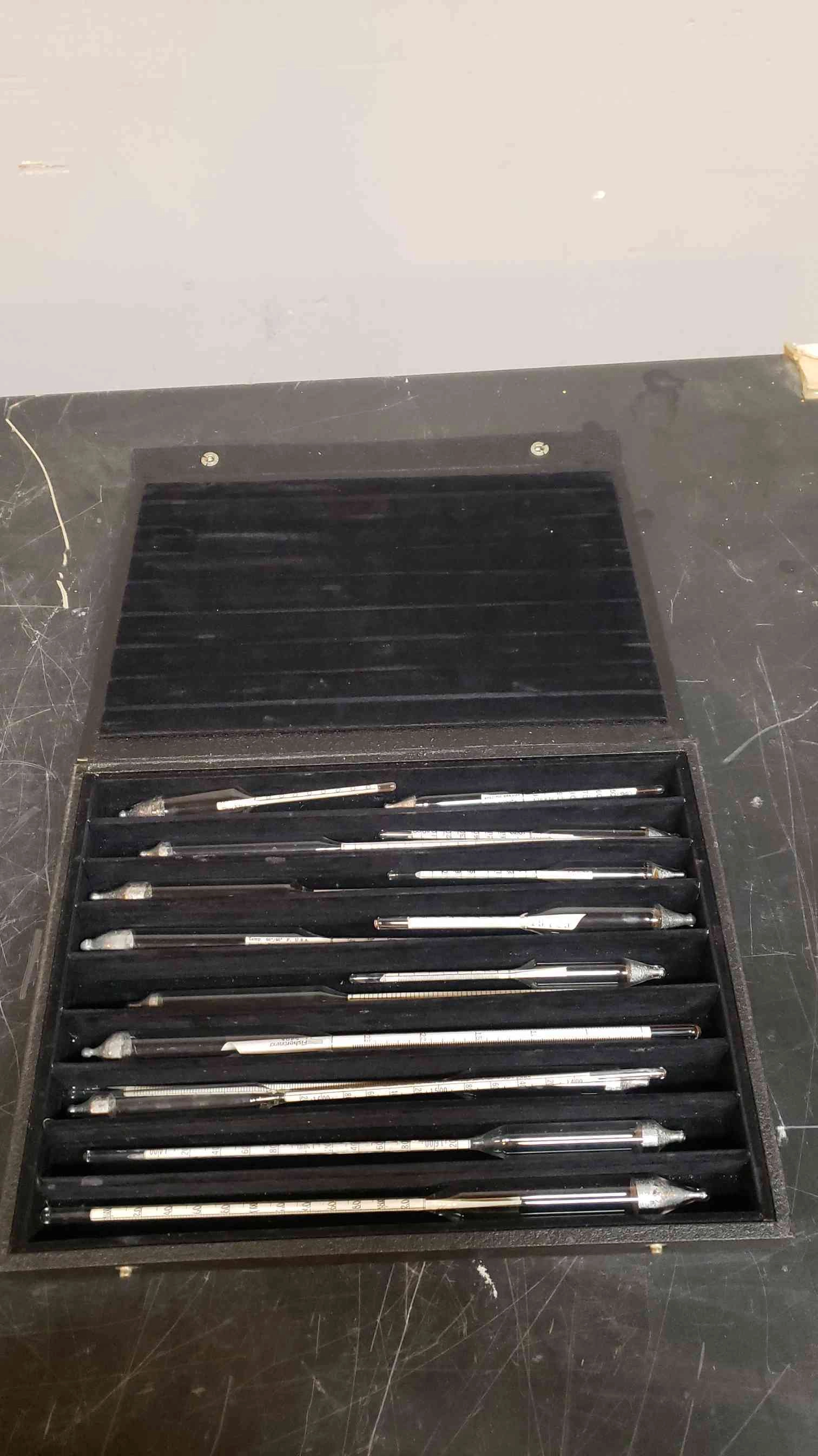 Set Of Fisherbrand Buane &amp; Specific Gravity Scales 11-540A (SKU: 4461AA)(4461AA)