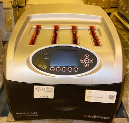 Invitrogen Benchpro 4100 Card Processing Station