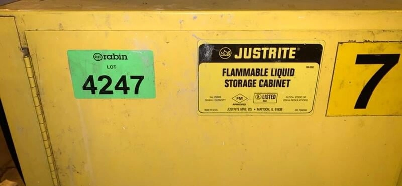 JUSTRITE 25300 30 Gallon Flammable Cabinet