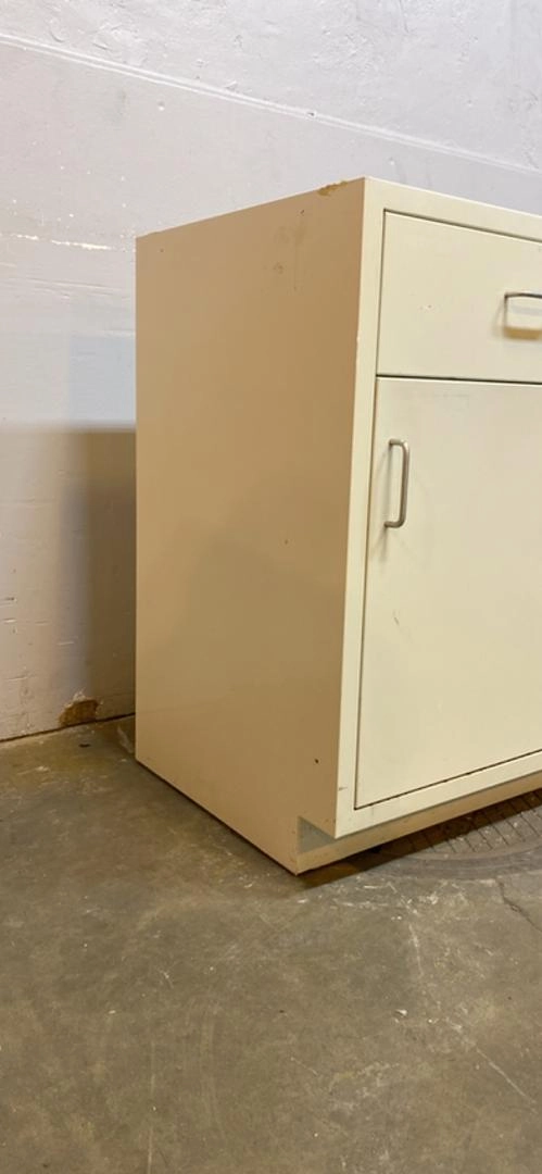 24x23x35" 2' Jamestown Lab Casework Bench Door/Drawer (S6LLST6491)(S6LLST6491)