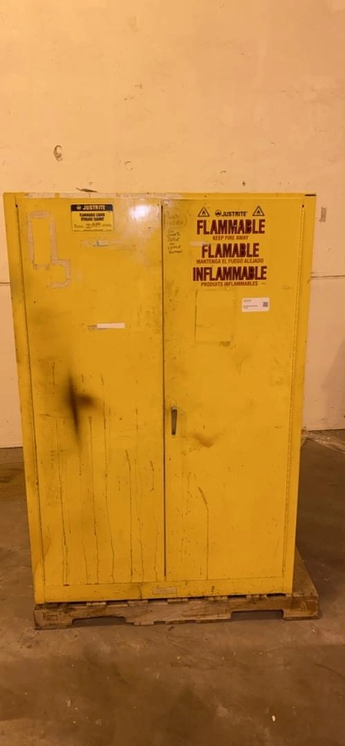 65" JUSTRITE 45 Gal 25450 Flammable Storage Cabinet LOCK FROZEN(S6LLST3391)