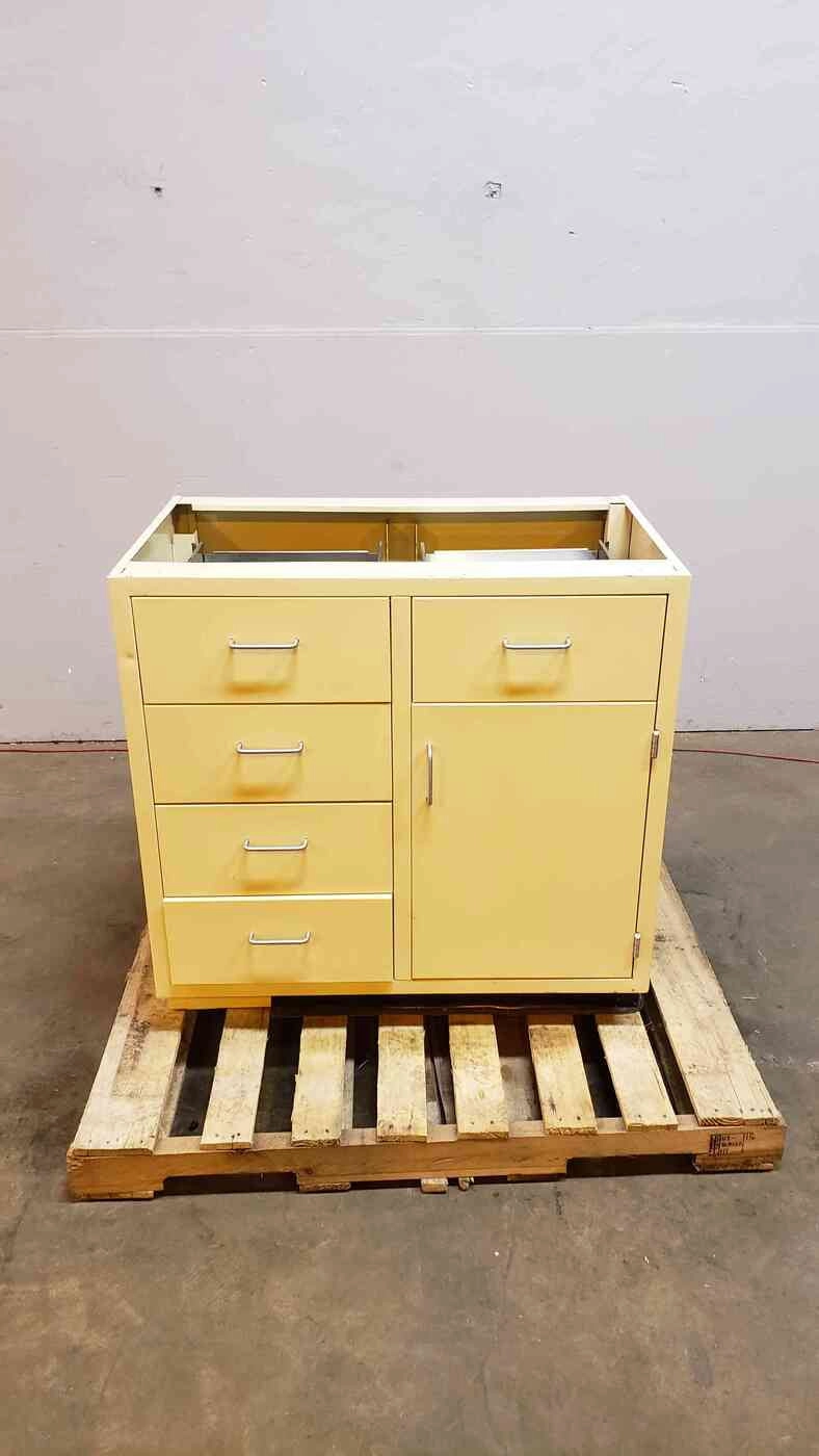 3' Jamestown Casework W/ 5 Drawers 1 Door(Q16595)