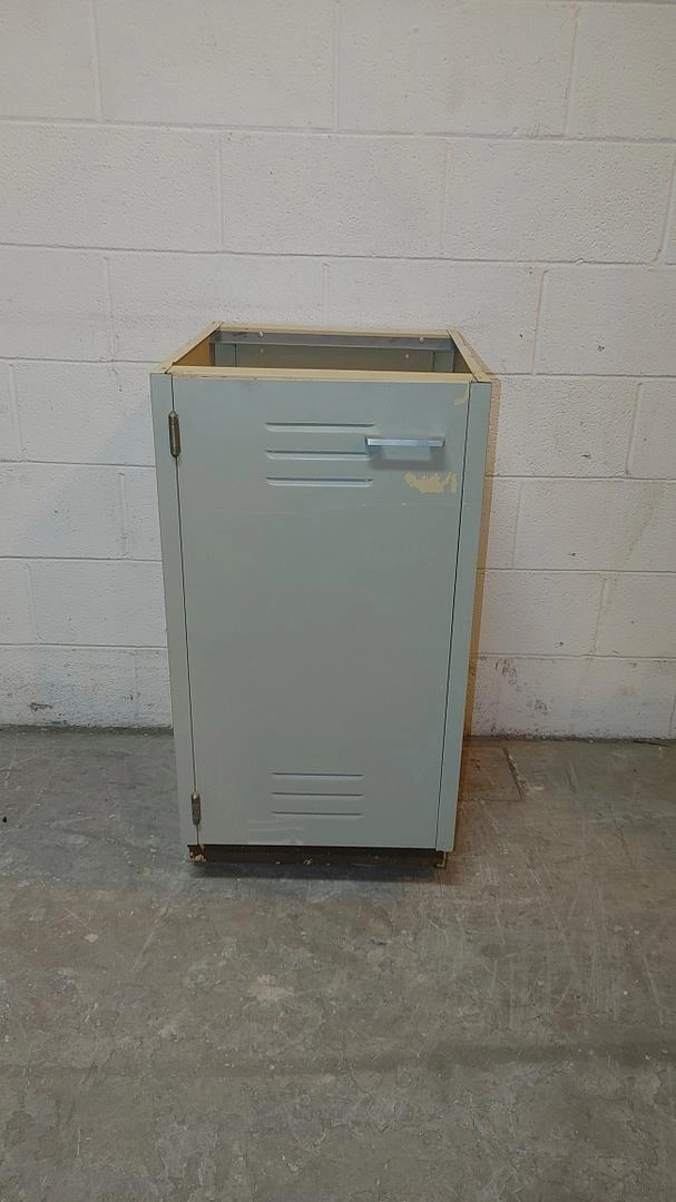 18" St Charles Cabinet(S6LLST11880)