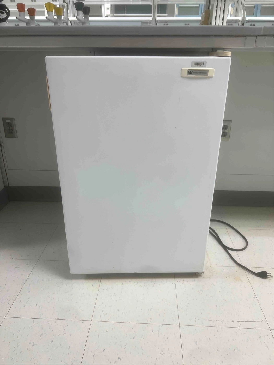 Used Undercounter White Lab Freezer Westinghouse Tested -2