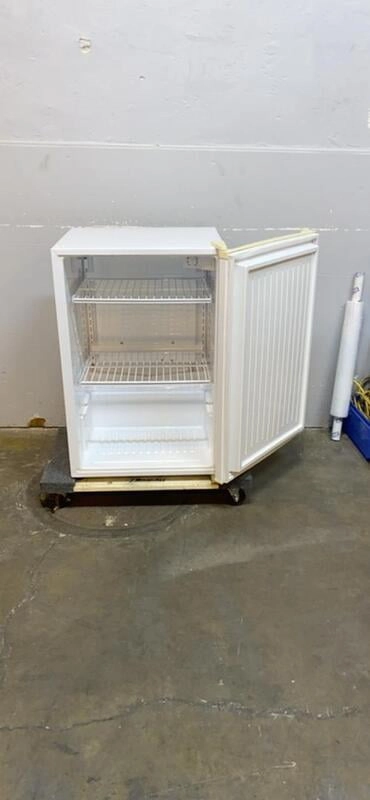 VWR Lab Refrigerator SR-L4110W Tested 30&deg; Under Counter