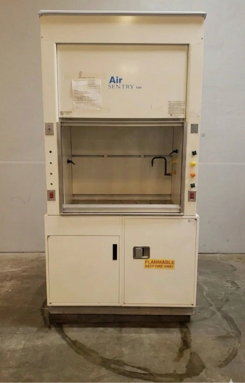 Lab Crafters Lab Crafters Air Sentry 4' High-Performance VAV Fume Hood Low-Flow ...