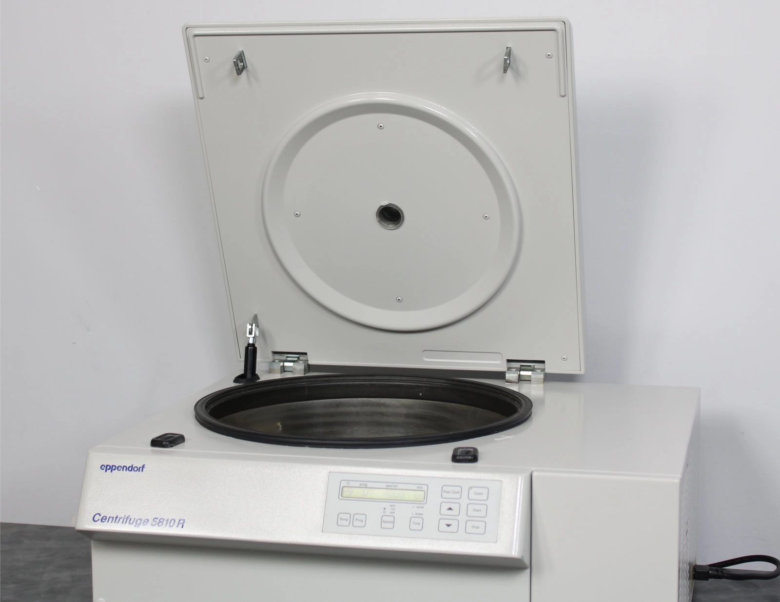 Eppendorf 5810R High-Speed Refrigerated Benchtop Centrifuge 5811 | LabX.com