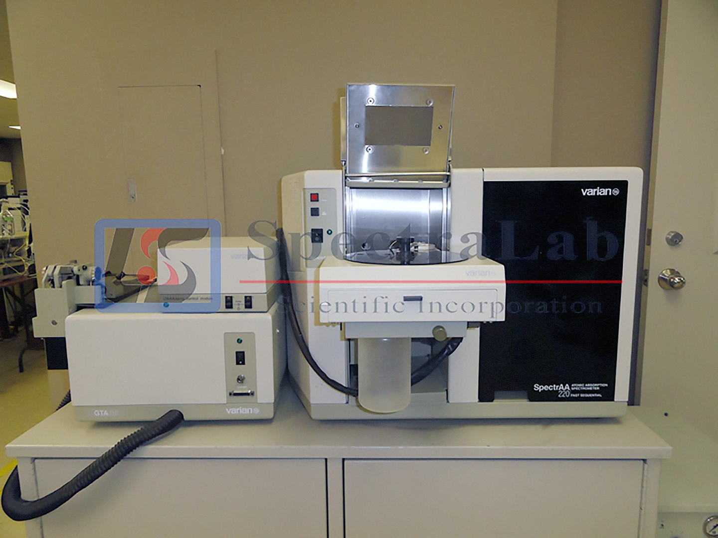 Varian SpectrAA 220 Atomic Absorption Spectrometer with GTA 110