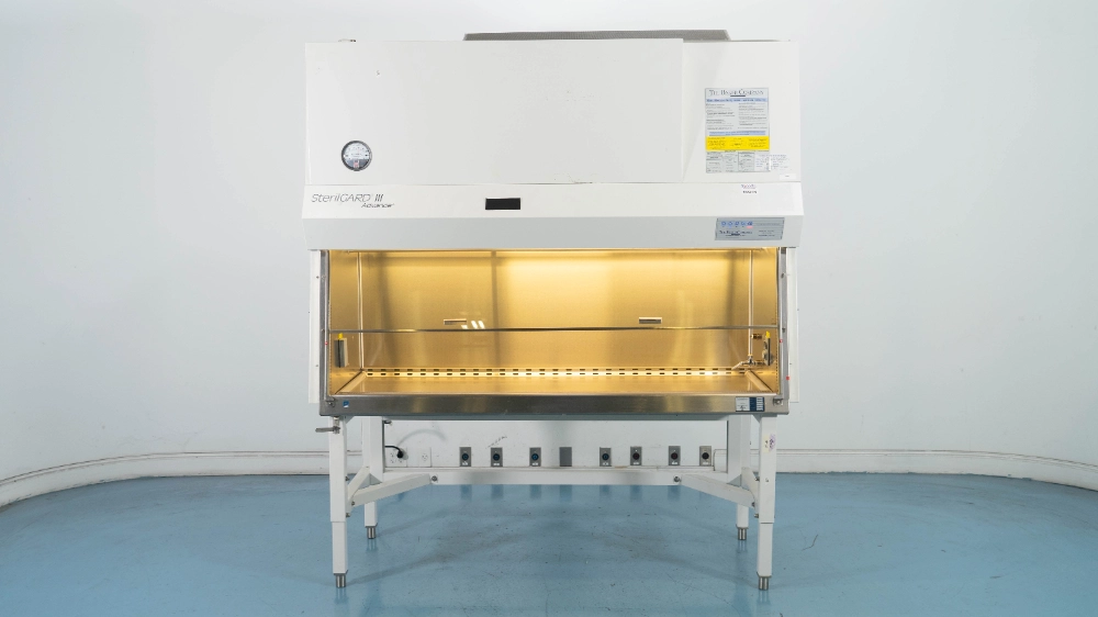 Baker SterilGARD II Advance 6' Biosafety Cabinet