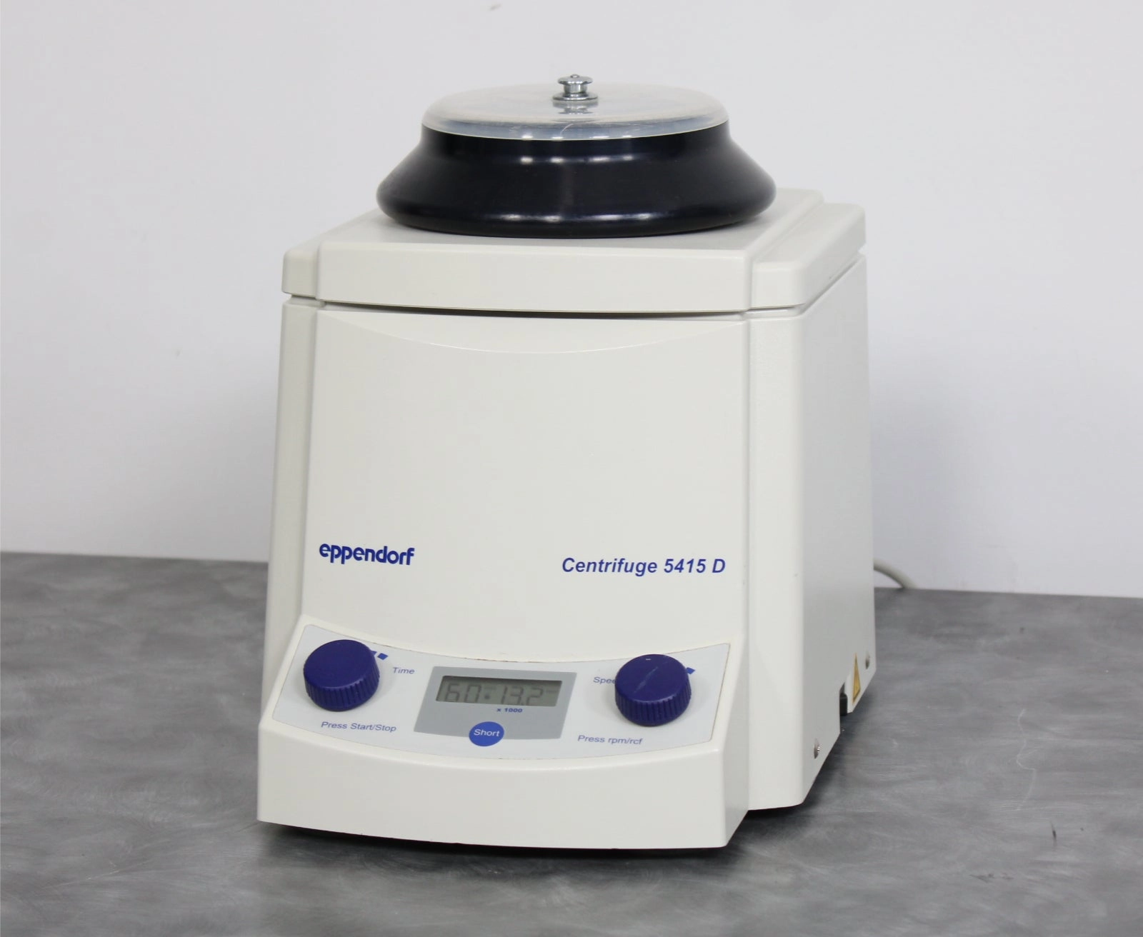 Eppendorf 5415D Benchtop Microcentrifuge 5425 w/ F45-24-11 Rotor &amp; Lid