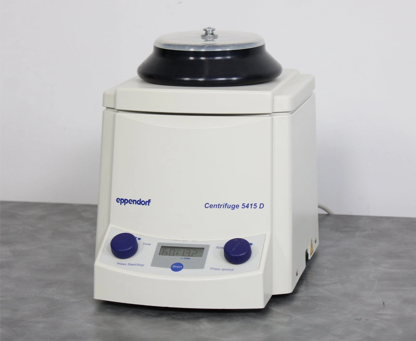 Eppendorf 5415D Benchtop Microcentrifuge 5425 w/ F452411 Rotor & Lid