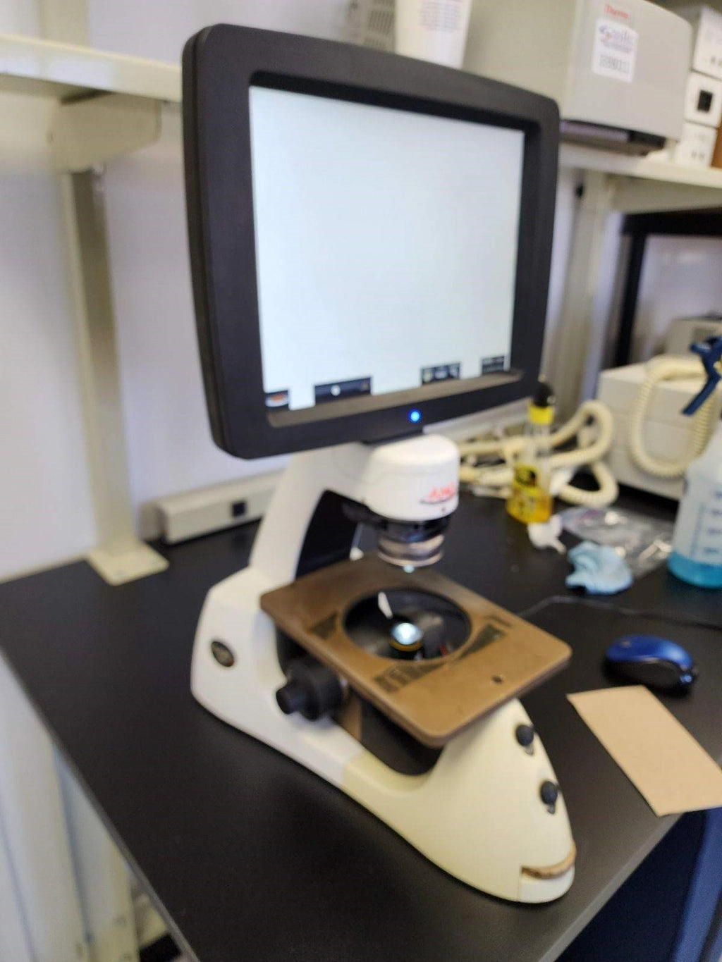 Inverted microscope imaging system | AMG Thermo EVOS XL Core Imaging ...