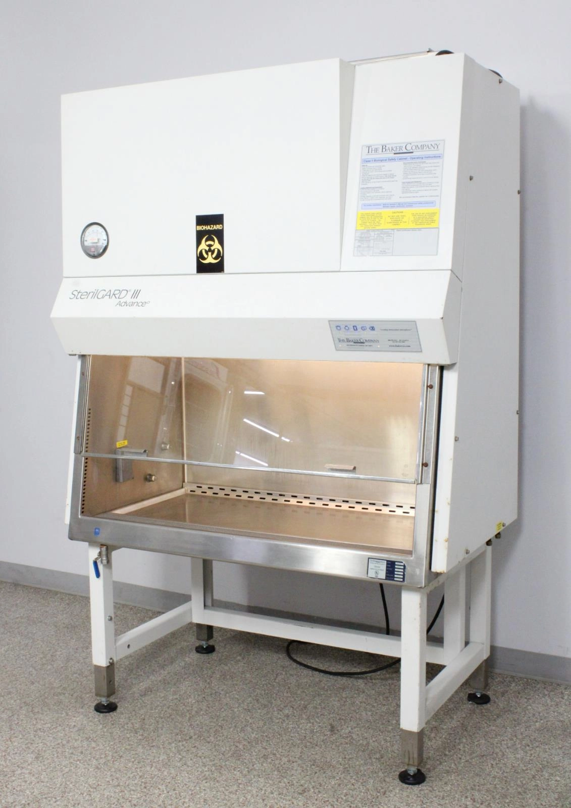 The Baker Company SterilGARD III Advance 4ft Biological Safety Cabinet