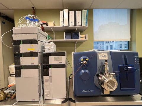 QTRAP 5500 Mass Spectrometer with Shimadzu HPLC instrument for sell.