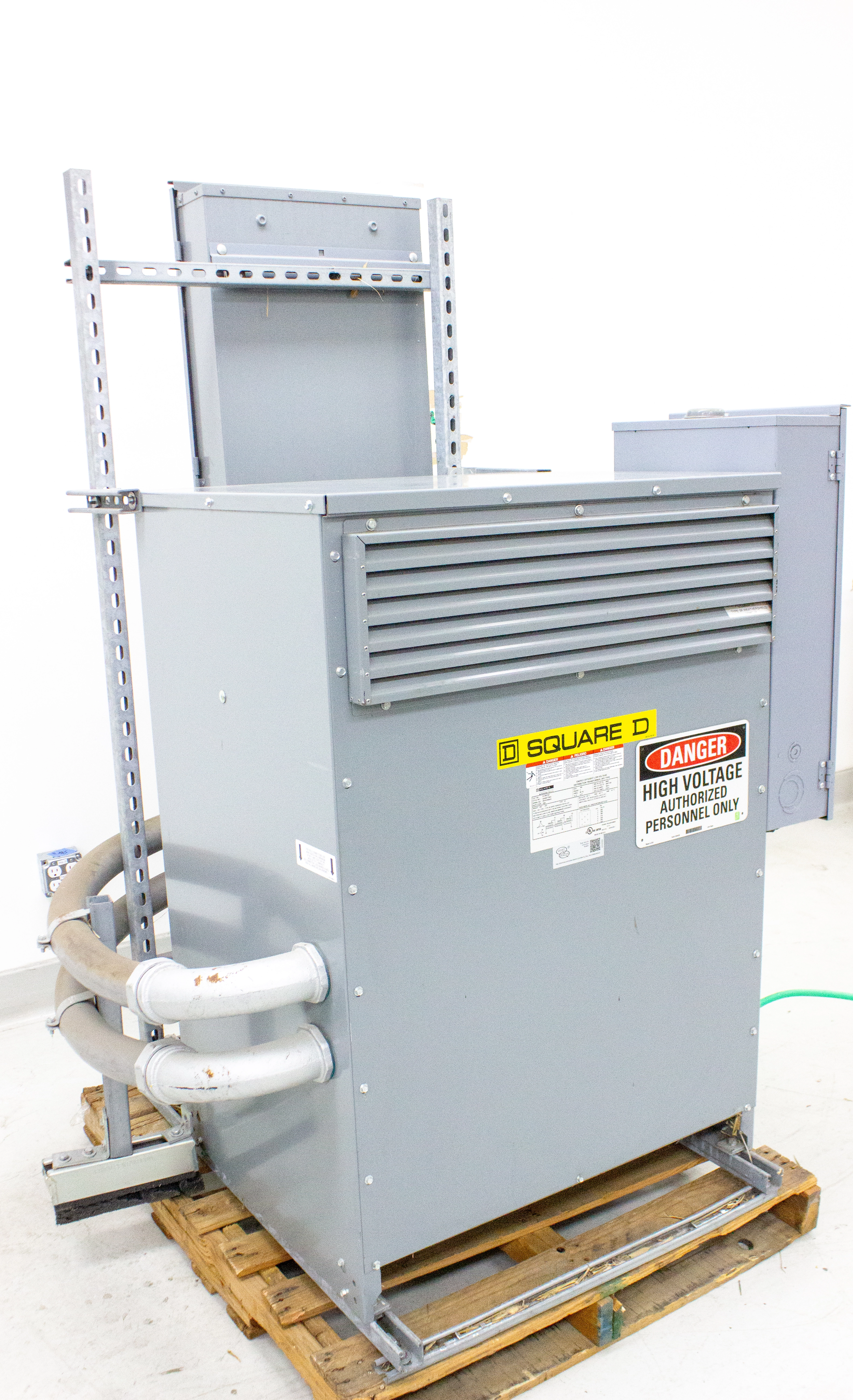 Square D EX150T3H Transformer, Dry Type, DOE 2016, 150kVA, 3 Phase, 480V Delta Primary, 208Y/120V Secondary, 22K, 150C Rise w/ Panelboard - 3374210