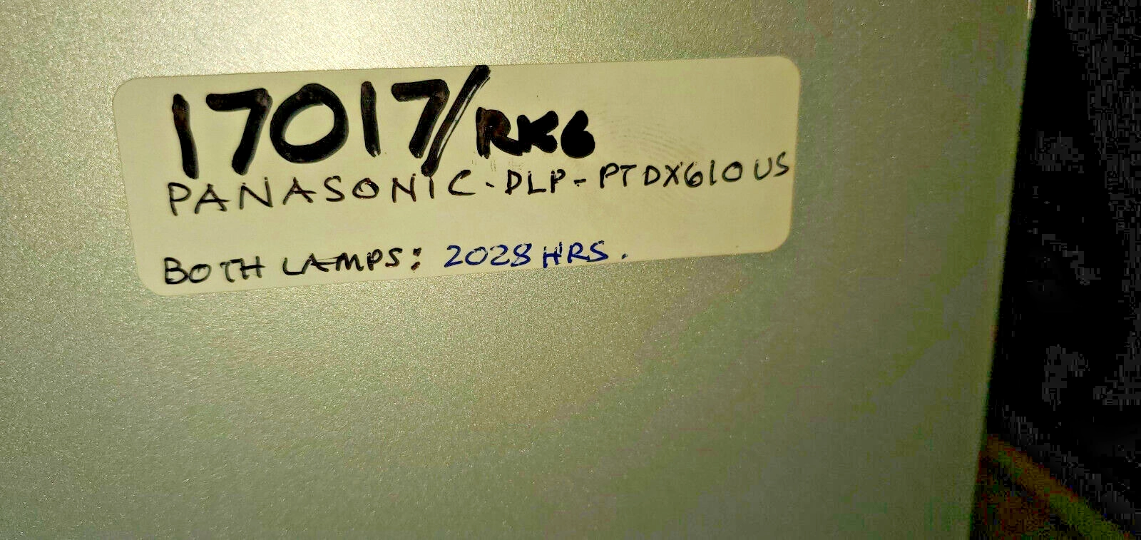 Panasonic PT-D6000US  Projector THE 2 LAMPS 1& 2 H