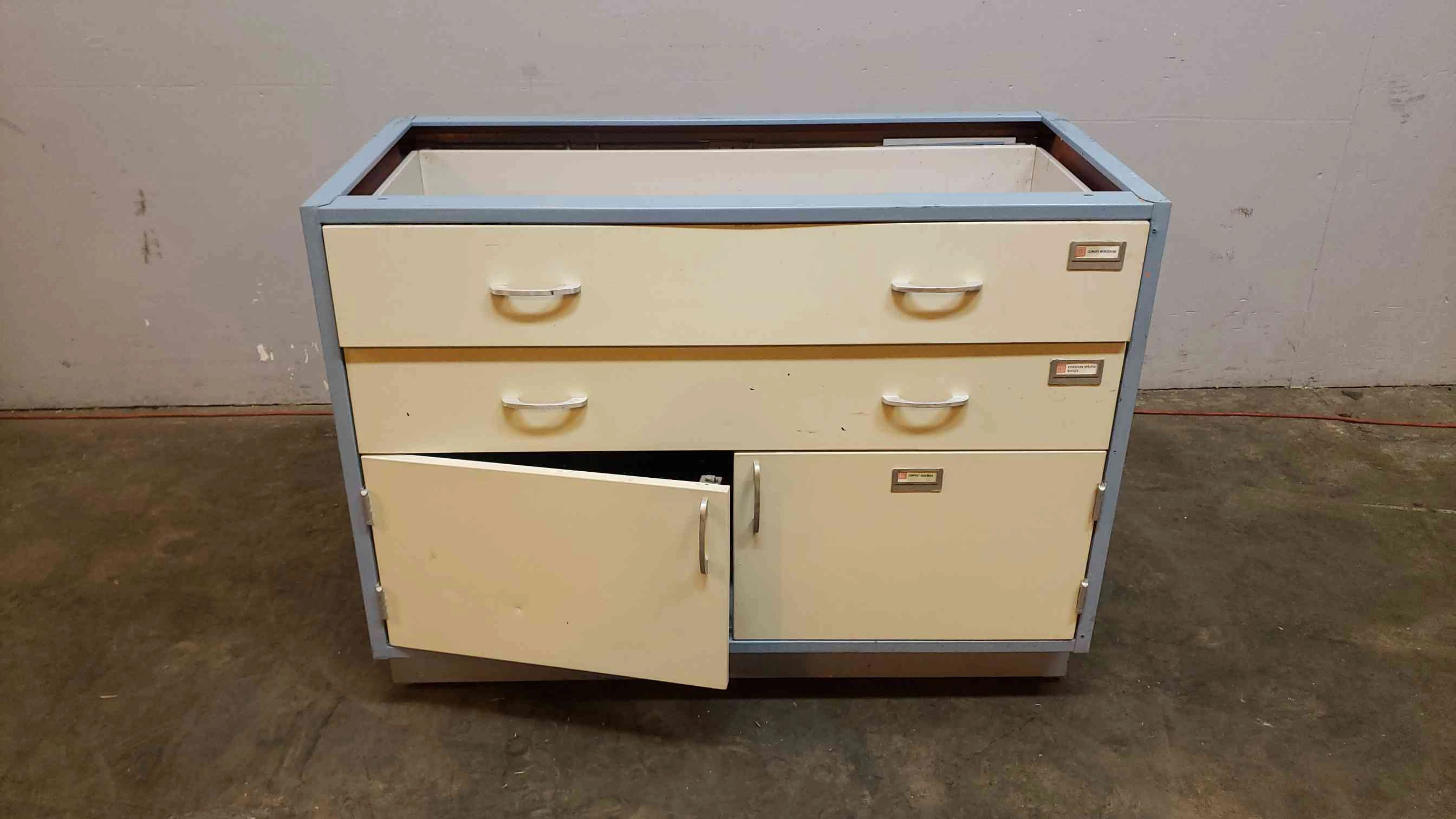 4' Kewaunee Casework W/ 2 Drawers 2 Doors(101007)