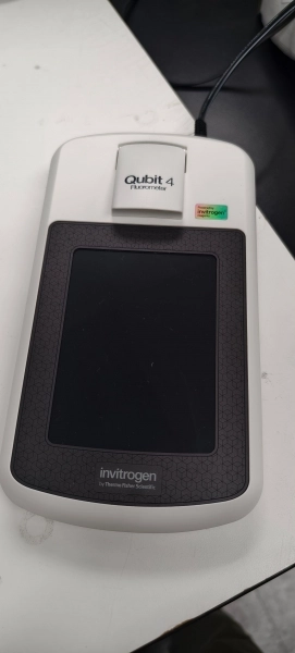 Thermal Fisher Invitrogen Qubit 4 Fluorometer