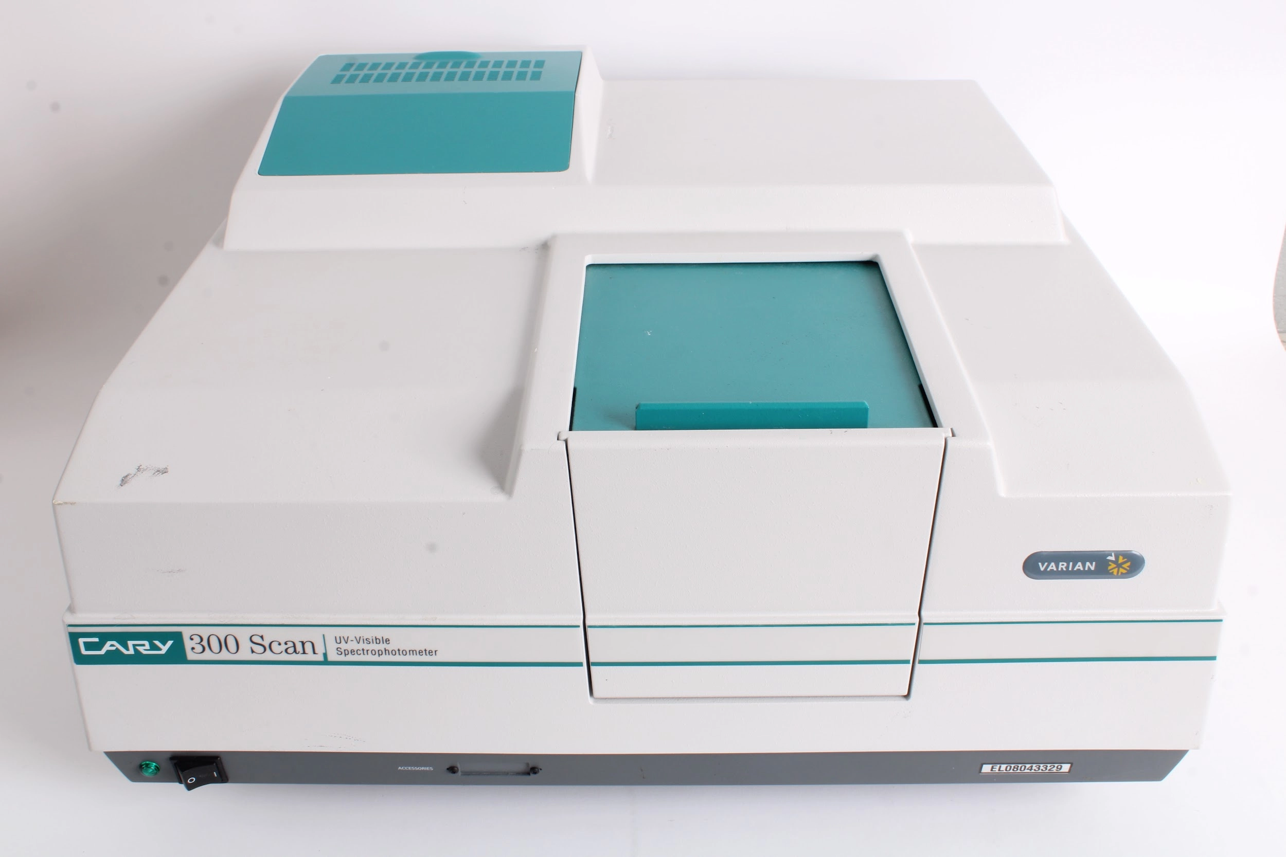 Varian Cary 300 UV-Visible Spectrophotometer