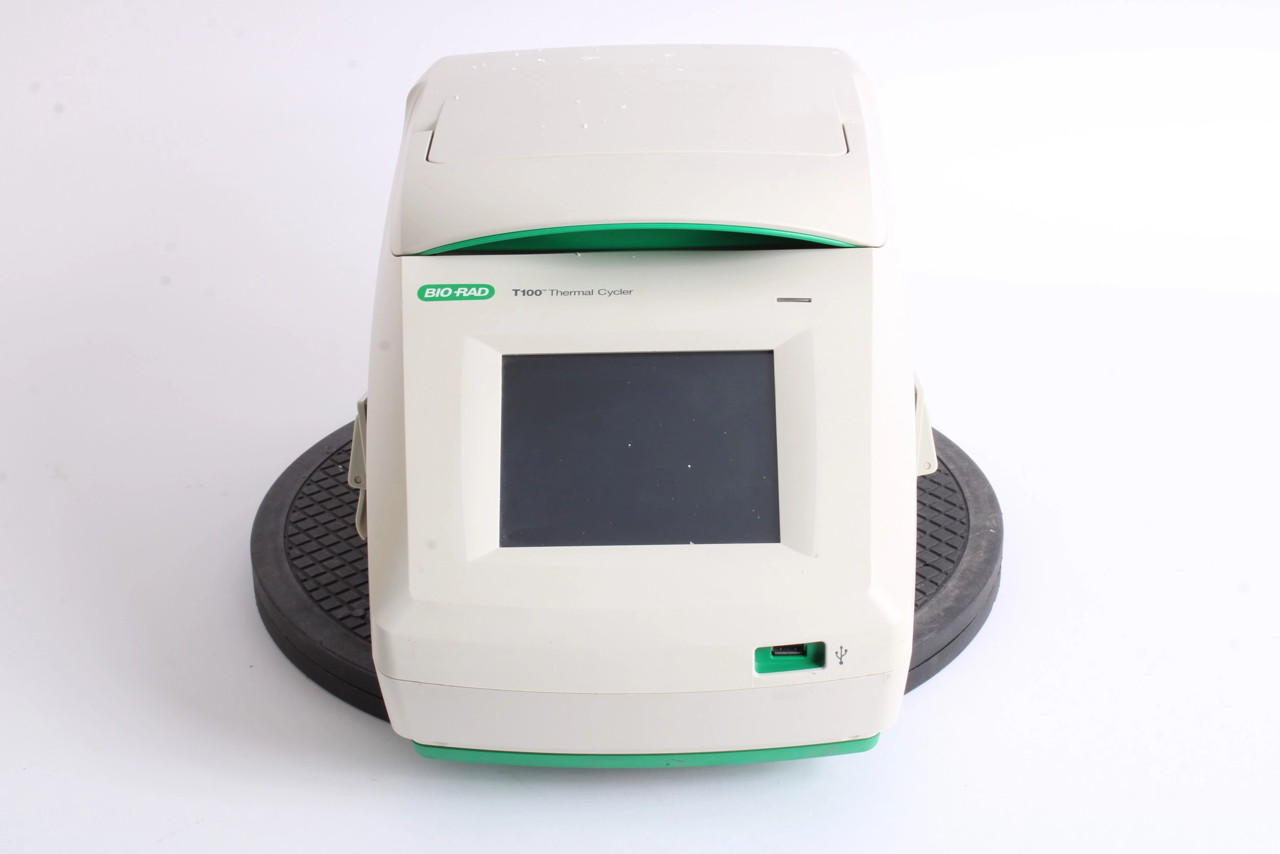 Bio Rad T100 Thermal Cycler / Touch Screen / Compact Lab Equipment