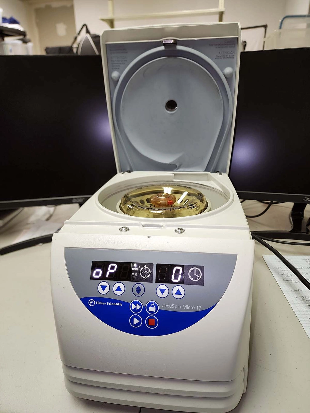 AccuSpin Micro 17 microcentrifuge with rotor (Pre-owned)