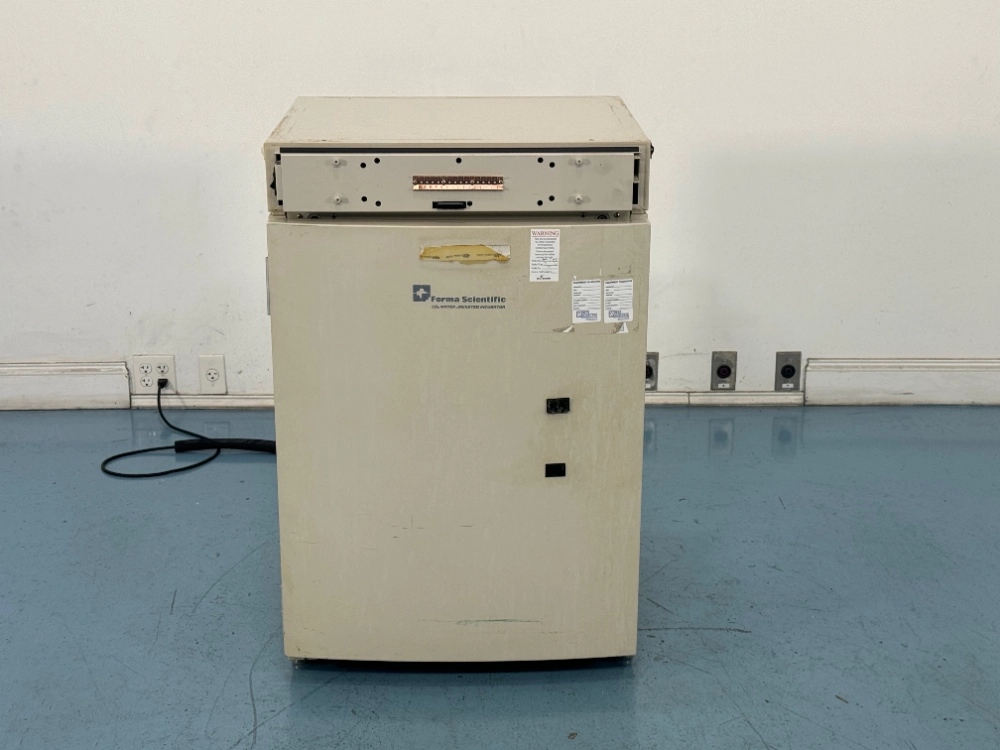Forma Scientific CO2 Water Jacketed Incubator