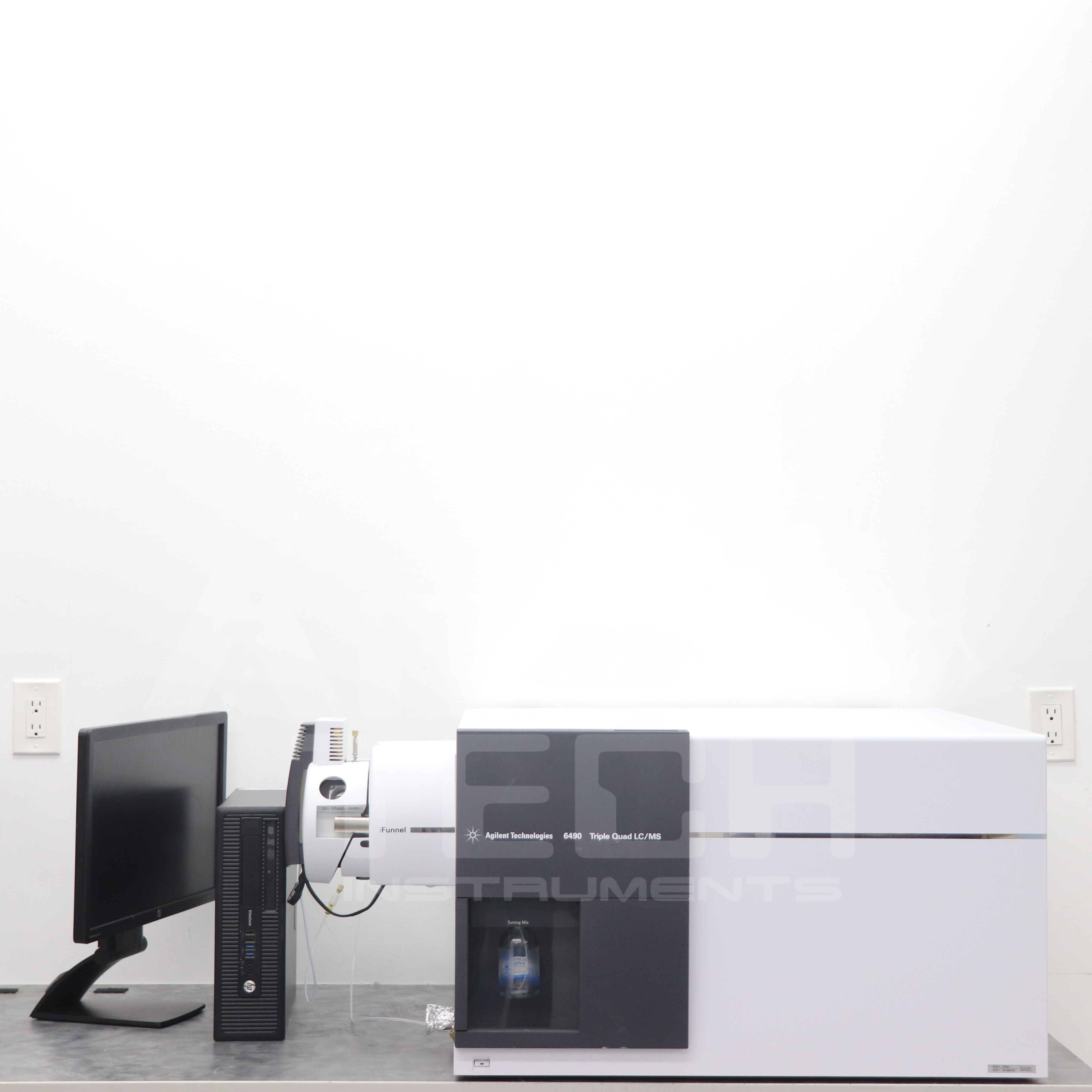 Agilent 6490 Triple Quadrupole LC-MS/MS Mass Spectrometer System