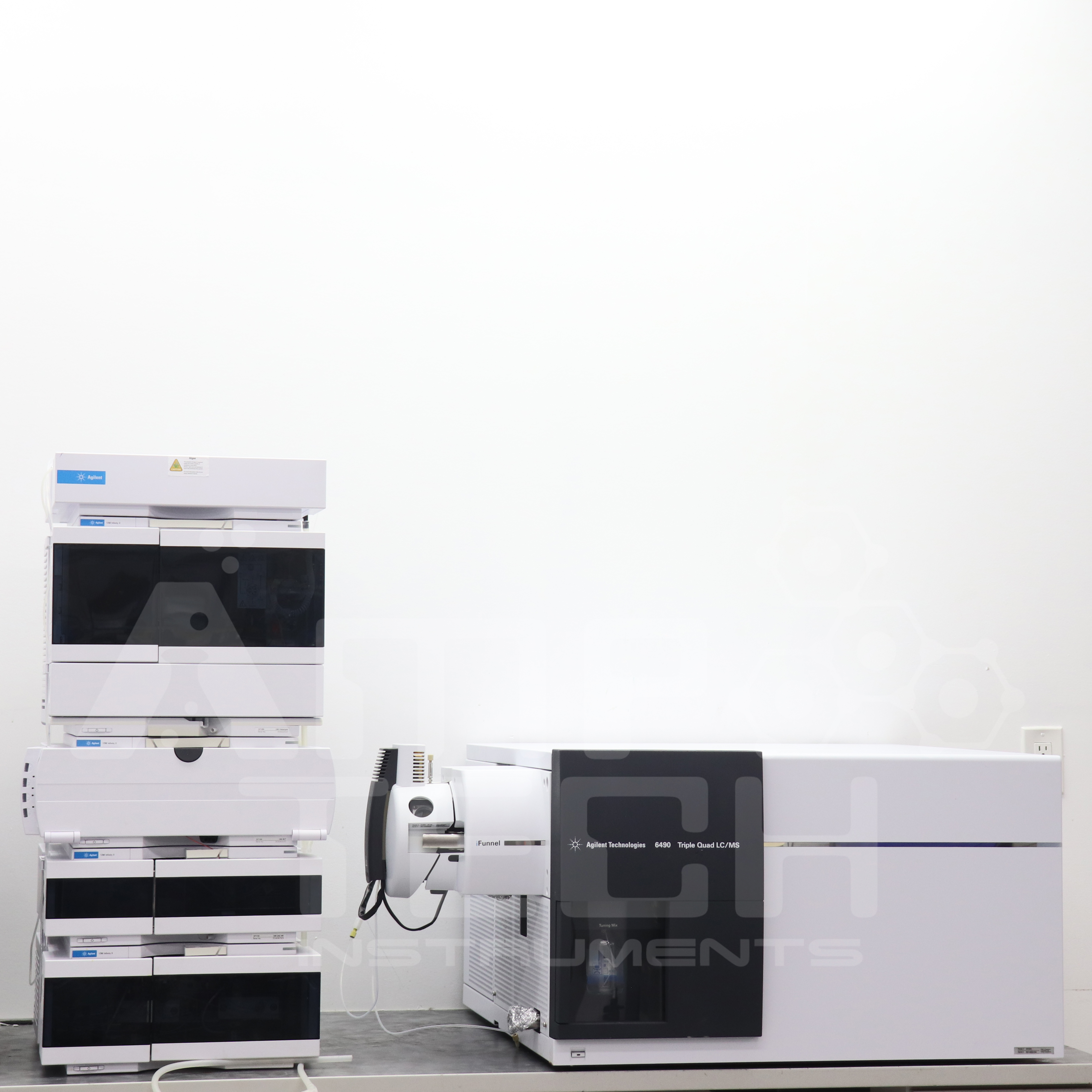 Agilent 6490 Triple Quadrupole LC-MS/MS System w/ 1260 Infinity II DAD Front-End