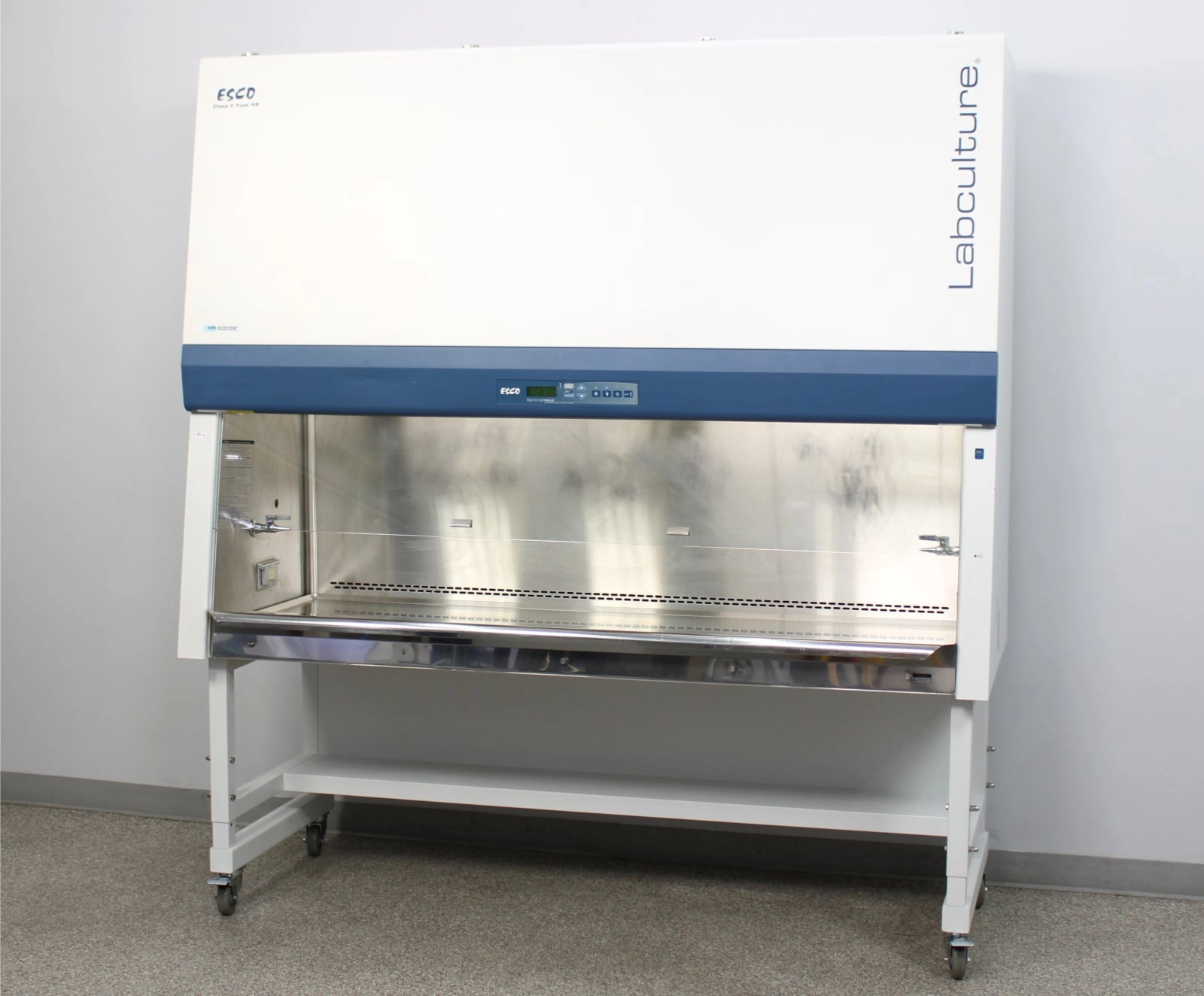 ESCO Labculture LA2-6A2-E 6ft Class II A2 Biological Safety Cabinet with Stand