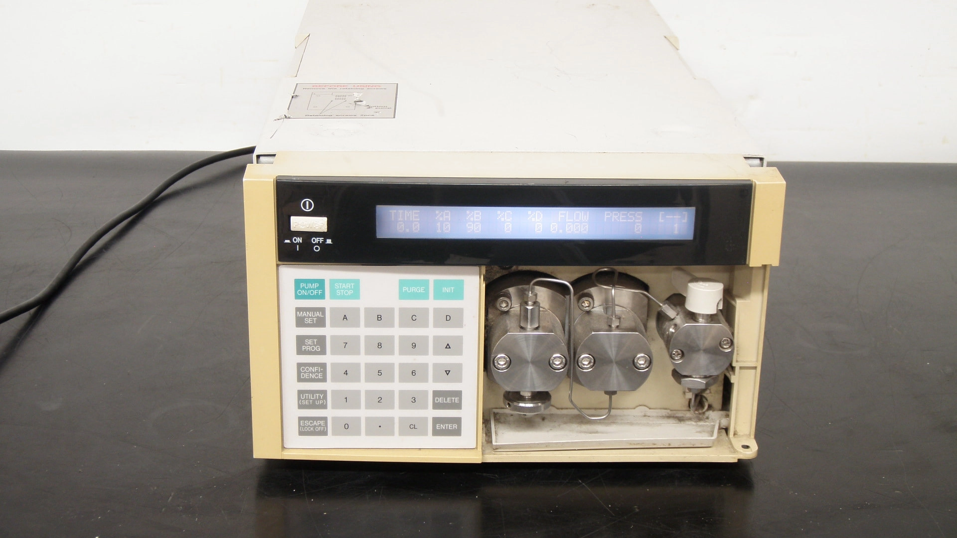 Hitachi  HPLC Pump, L-7100, Tested