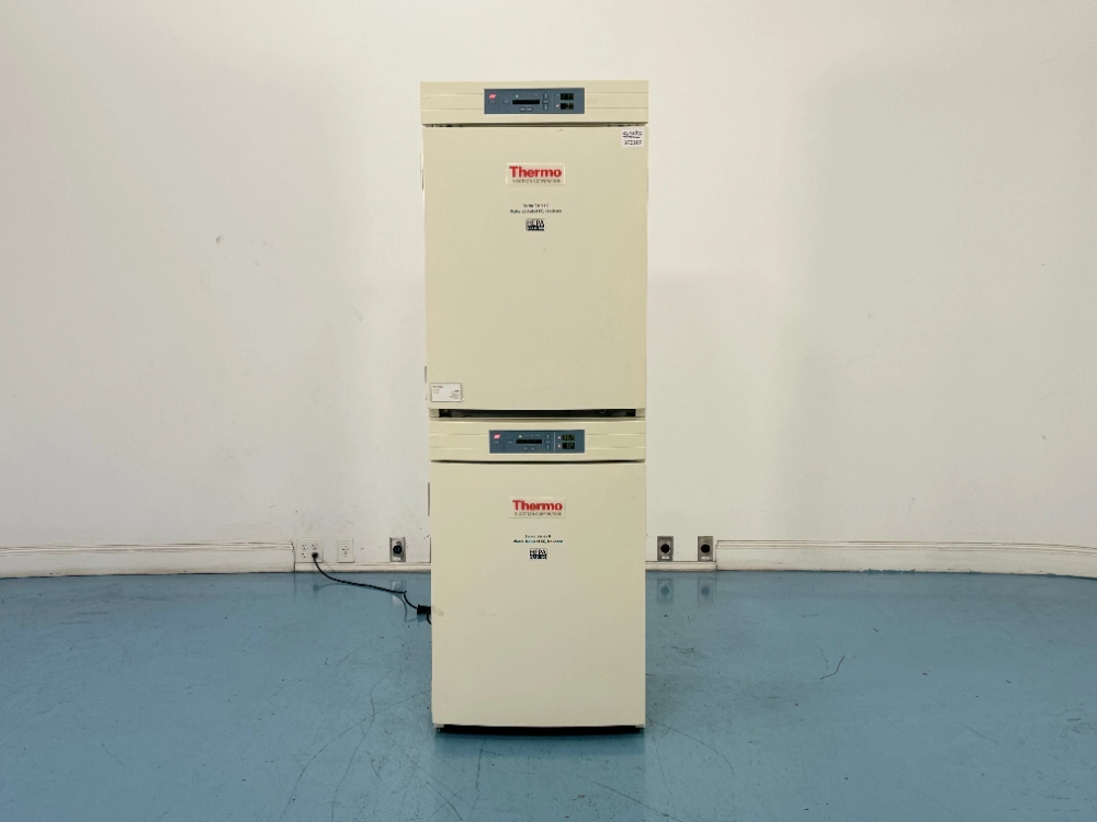 Thermo Forma Series II Double Stack Water-Jacketed CO2 Incubator