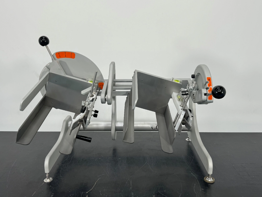 Corning Benchtop Automated Manipulator | LabX.com