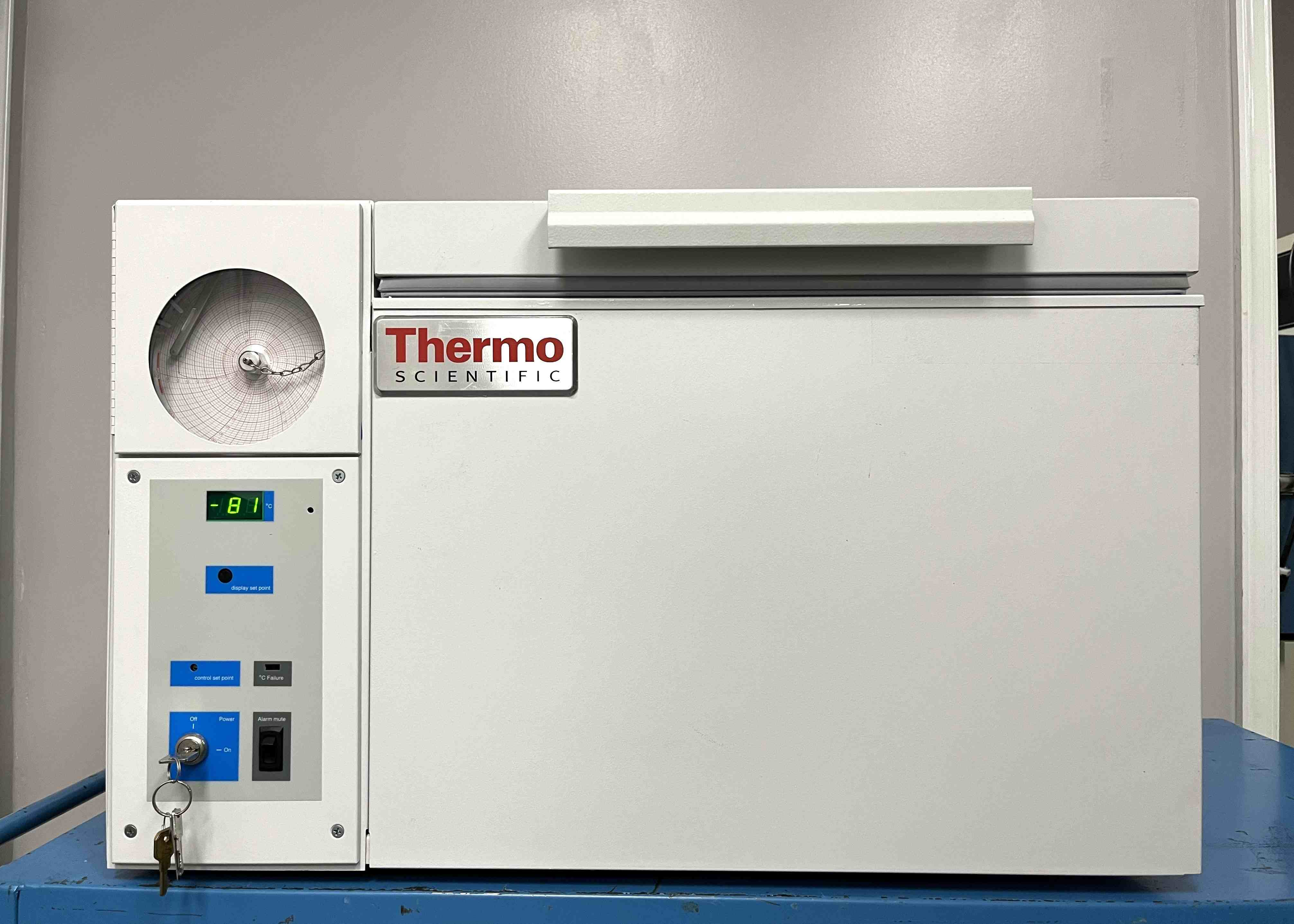 Ultra Low Freezer --Fully Functional Year 2020 Thermo Fisher ULT185-5-A Bench-top -80C Laboratory Freezer