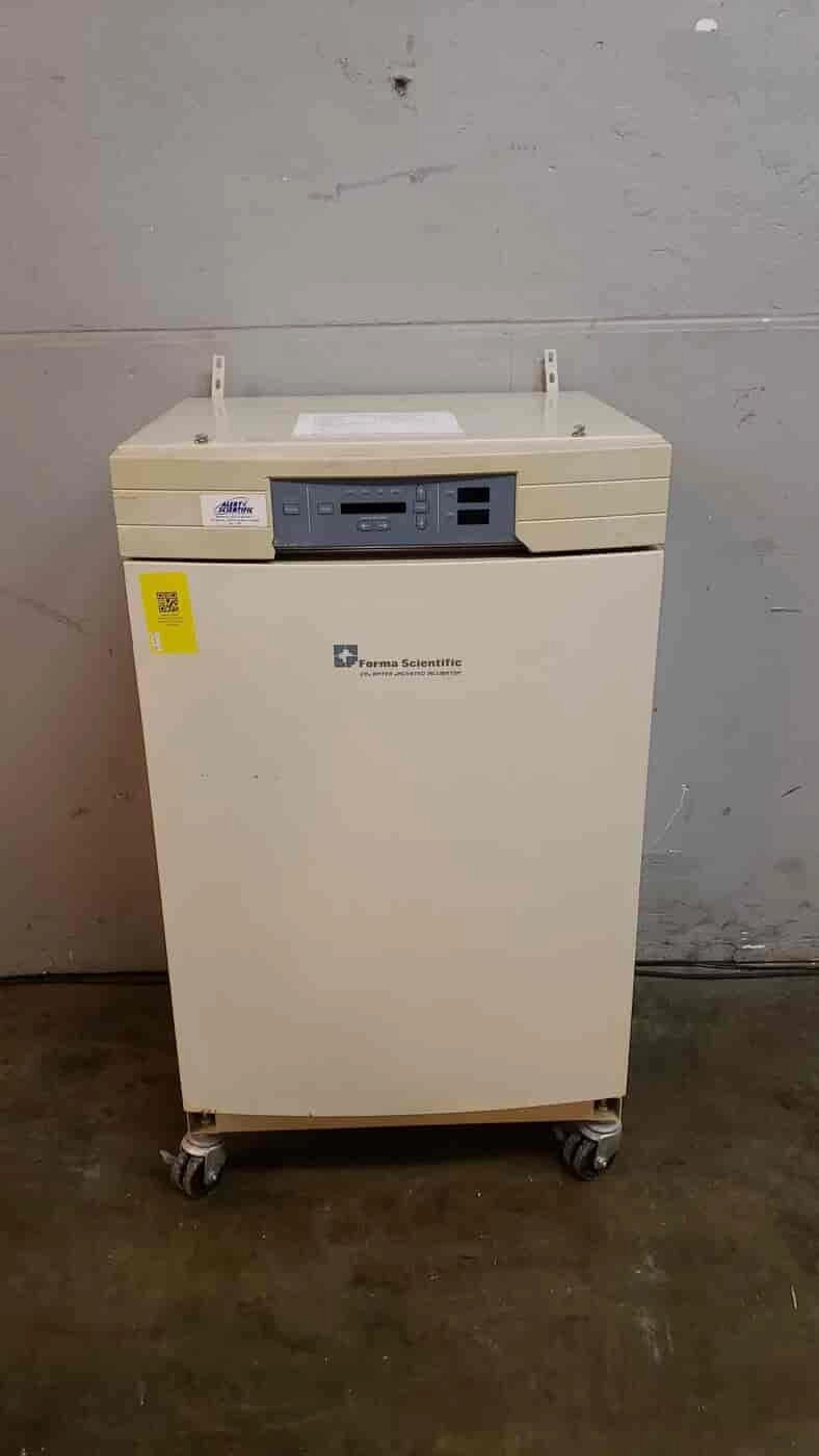 Forma Scientific 115V 3.6A Water Jacketed CO2 Incubator 3110 (SKU: 3130AA)(3130AA)