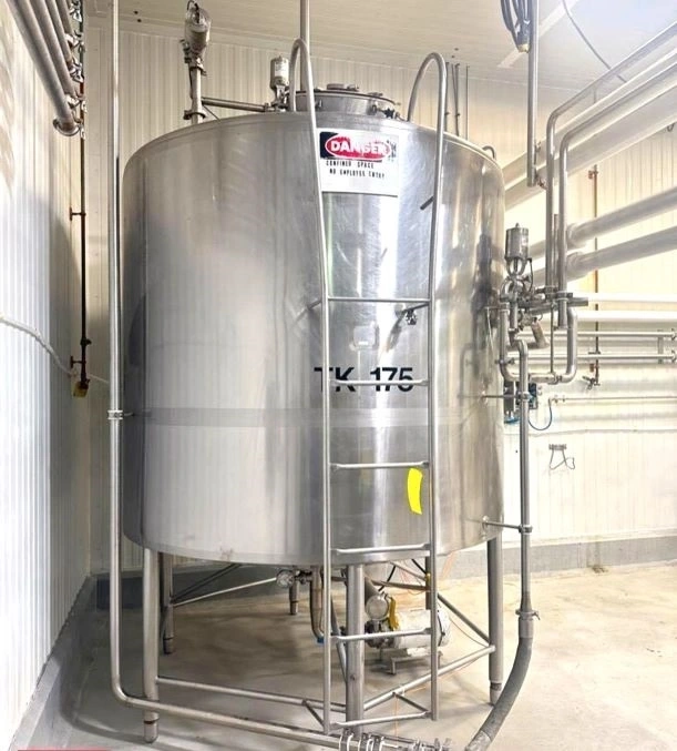 1500 gallon Stainless Steel Mix Tank with Scrape Agitation