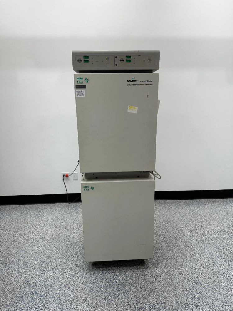 Nuaire Autoflow Double Stack Water Jacketed CO2 Incubator