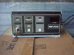 REVCO CONTROLLER WITH THE FOLLOWING: POWER FAILURE, TEMPERATURE FAILURE, ALARM TEST, DEG C (lab33