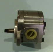 KAYABA GEAR PUMP, KRP4-7 CT, 4J1, 4726, TYPE: GEAR: JAPAN STEEL WORKS: 1P3020PUMP COMPLETE, GEAR, JA