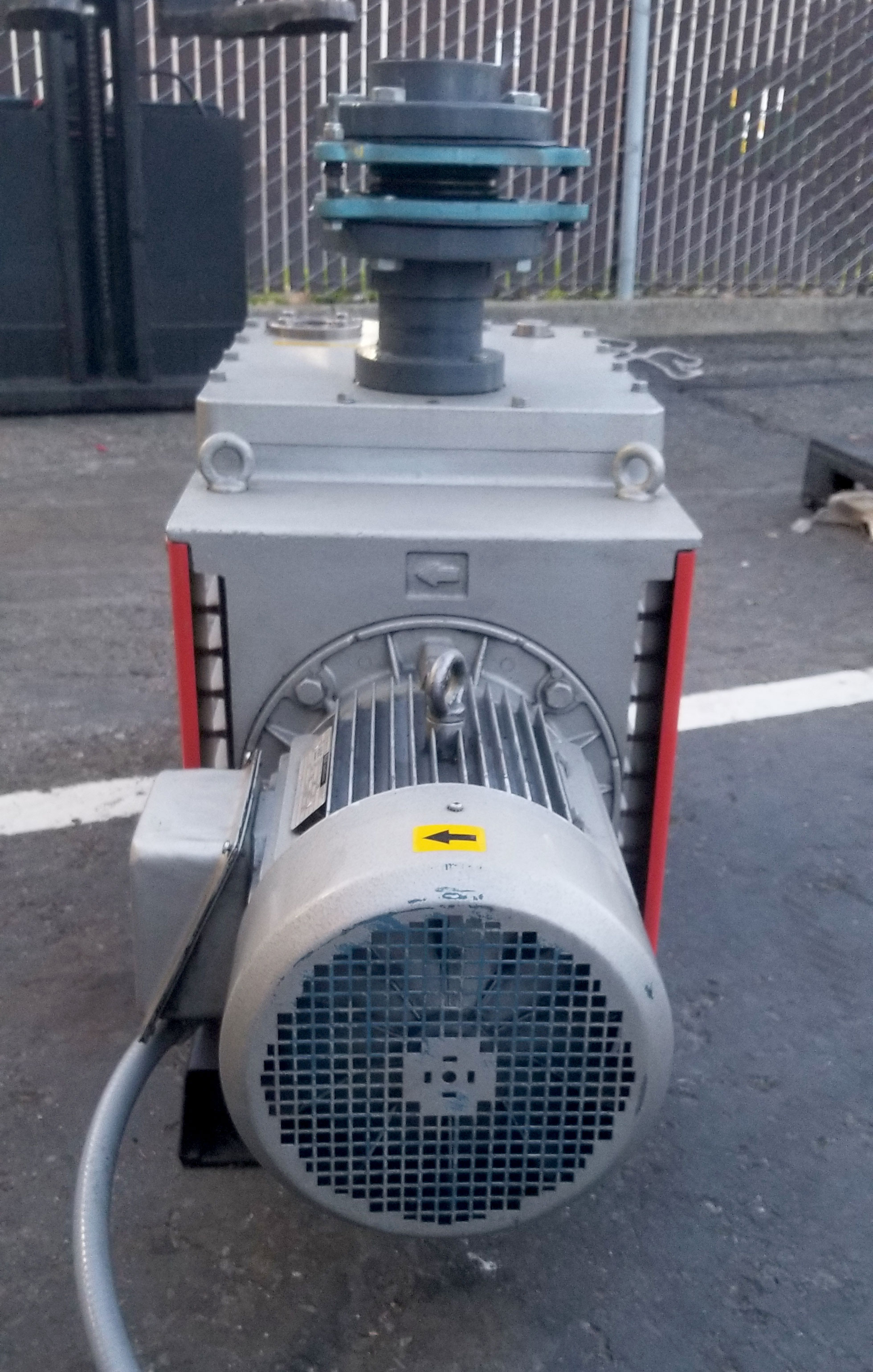 Edwards 275 Two-stage Vacuum Pump E2M275