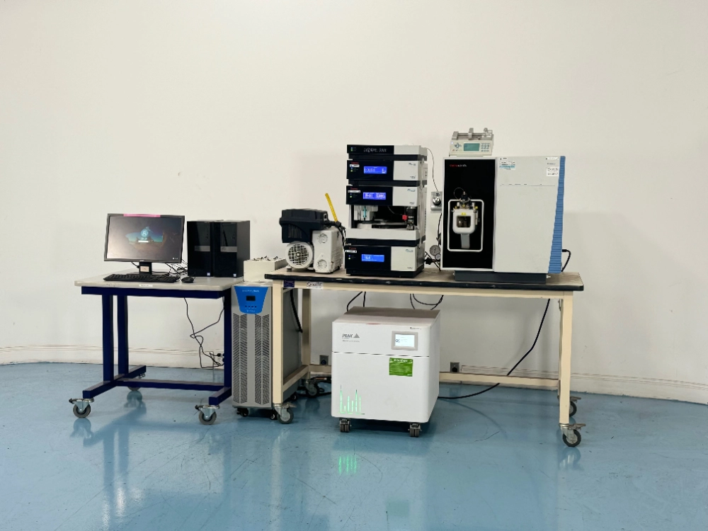 Thermo TSQ Altis Mass Spectrometer w/ Ultimate 3000 HPLC System | LabX.com