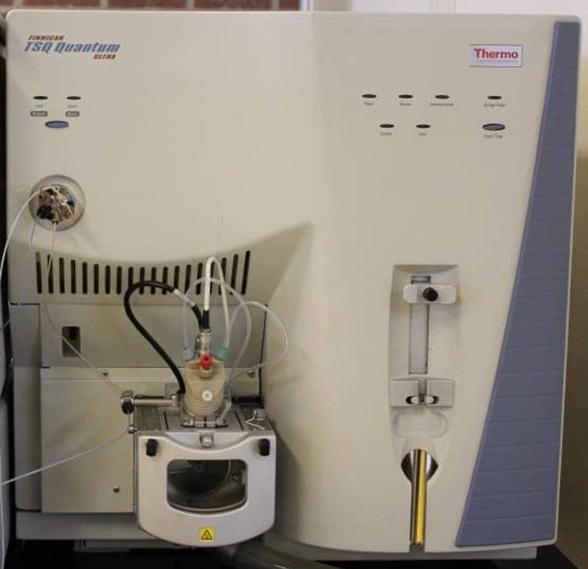 Thermo TSQ Quantum Ultra with Leybold Vacuum Pump and Computer - great deal!