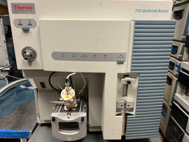 Thermo TSQ Quantum Access LC-MS Mass Spectrometer w/ Thermo Ultimate LC