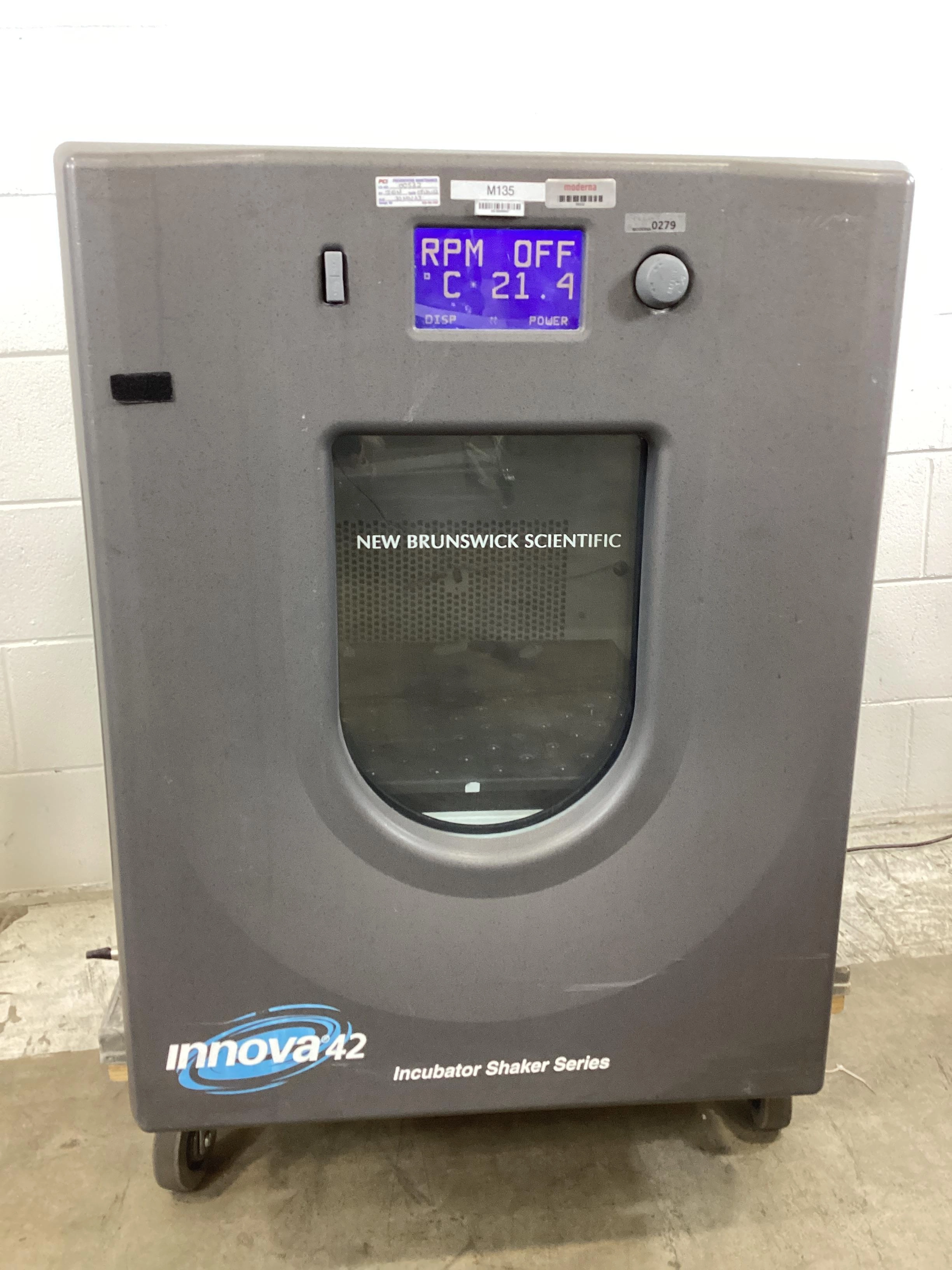 New Brunswick Innova 42R Refrigerated Incubator Shaker - ST226841