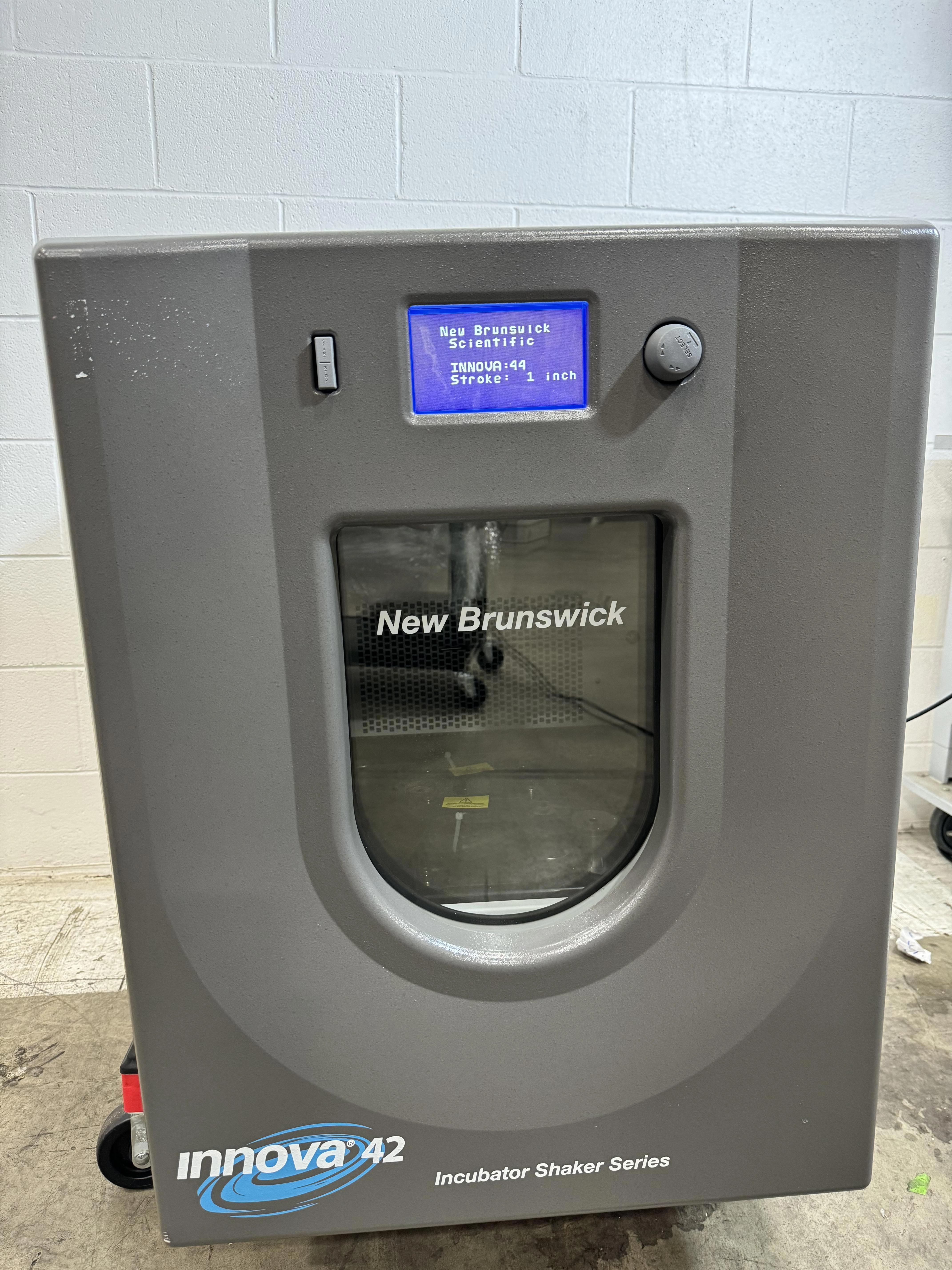 Eppendorf New Brunswick Innova 42R Refrigerated Incubator Shaker - 226967